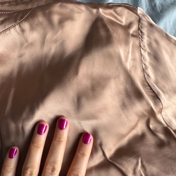 Aritzia Wilfred Peaufiner satin blouse in light copper - M - Picture 12 of 12